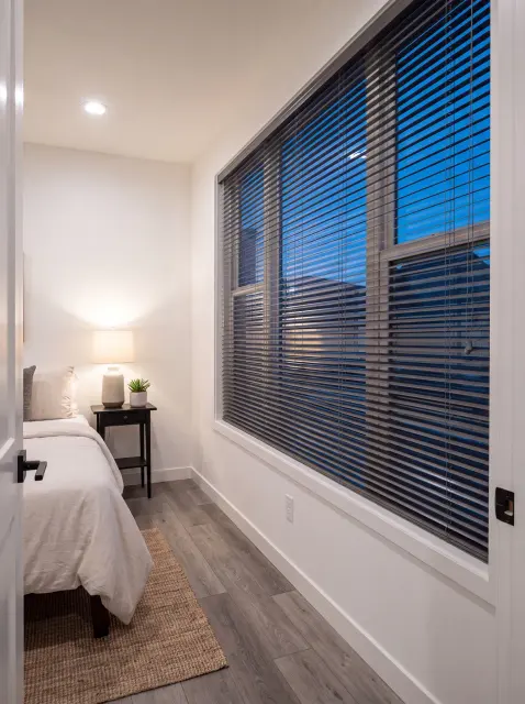 Aluminum Blinds, photo 5